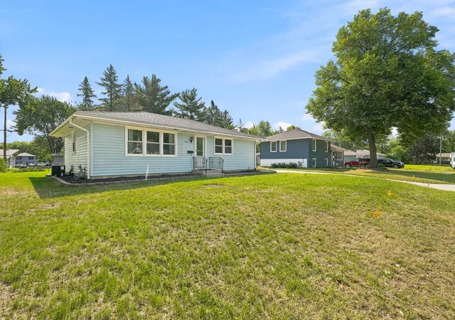 Photo 2 of Sale Pending at 1148 Aurora Ave, Saint Paul Park, MN 55071 | MLS# 7117611 | Listing updated on 2026-08-13