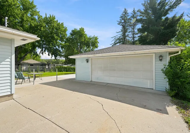 Photo 3 of Sale Pending at 1148 Aurora Ave, Saint Paul Park, MN 55071 | MLS# 7117611 | Listing updated on 2026-08-13