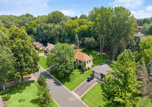 2nd image of 1544 Mccarthy Rd, Saint Paul, MN 55121 | MLS# 7117613