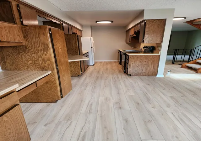 2nd image of 2860 2862 Wheeler St N, Saint Paul, MN 55113 | MLS# 7117633