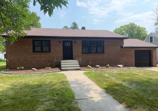1st image of 213 7th Ave Se, Elbow Lake, MN 56531 | MLS# 7117648