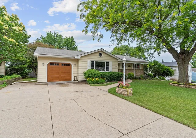 47th image of 137 Atwood Dr, Mankato, MN 56001 | MLS# 7117665