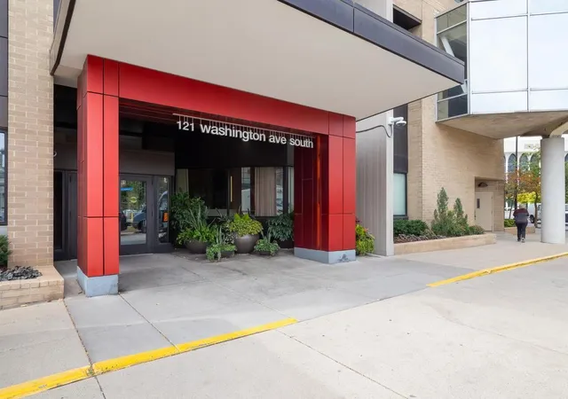 Photo 1 of Condo for sale at 121 Washington Ave S #1917, Minneapolis, MN 55401 | MLS# 7117675 | Listing updated on 2026-10-22