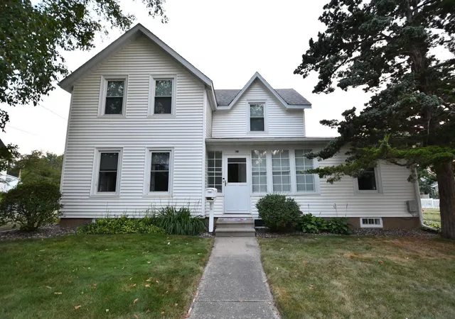 1st image of 196 Mill St, Zumbrota, MN 55992 | MLS# 7117722