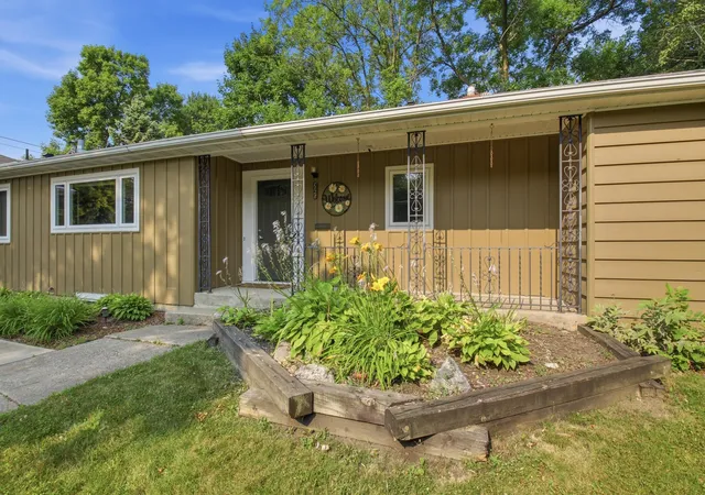 Photo 2 of Single family home for sale at 1128 11th Street Sw, Willmar, MN 56201 | MLS# 7117726 | Listing updated on 2026-09-07