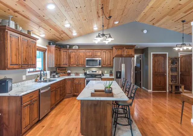 3rd image of 10834 E Shore Dr, Merrifield, MN 56465 | MLS# 7117727