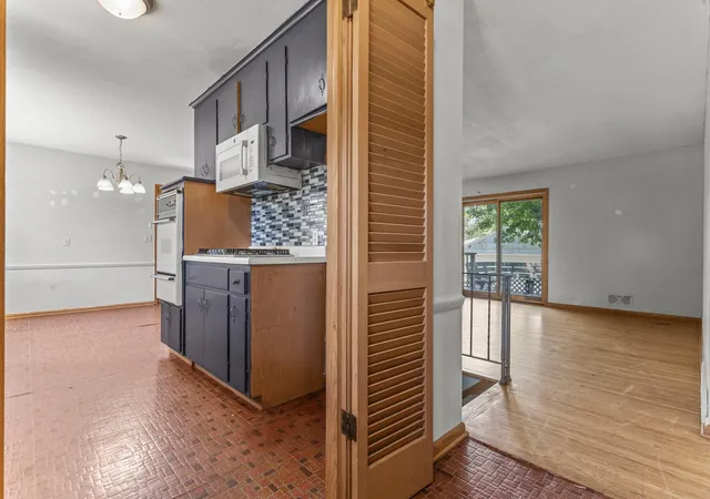 Photo 4 of Sale Pending at 4809 Winnetka Ave N, Minneapolis, MN 55428 | MLS# 7117730 | Listing updated on 2026-09-12