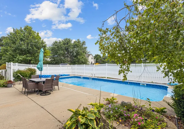 Photo 1 of Single family home for sale at 15712 Crocus Ave W, Rosemount, MN 55068 | MLS# 7117744 | Listing updated on 2026-10-09