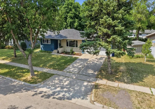 Photo 2 of Single family home for sale at 1418 22nd Avenue S, Moorhead, MN 56560 | MLS# 7117767 | Listing updated on 2026-10-06
