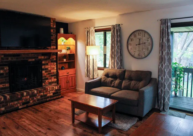 1st image of 31 Marie Ave E, Saint Paul, MN 55118 | MLS# 7117771