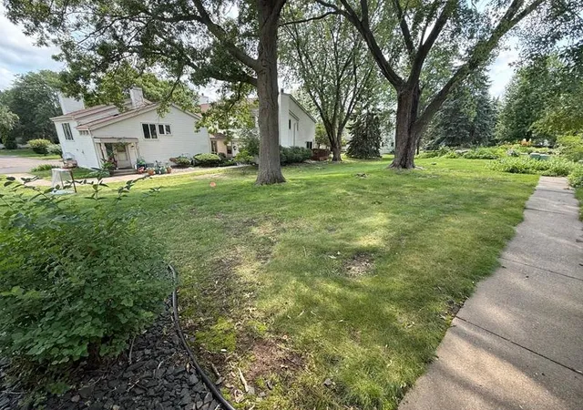 Photo 2 of Single family home for sale at 155 Bordeaux Ct, Saint Paul, MN 55125 | MLS# 7117779 | Listing updated on 2026-07-31