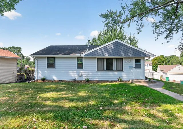 3rd image of 3860 2 1/2 St Ne, Minneapolis, MN 55421 | MLS# 7117821