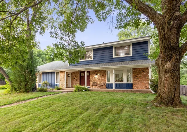 2nd image of 14880 Ironwood Ct, Eden Prairie, MN 55346 | MLS# 7117842