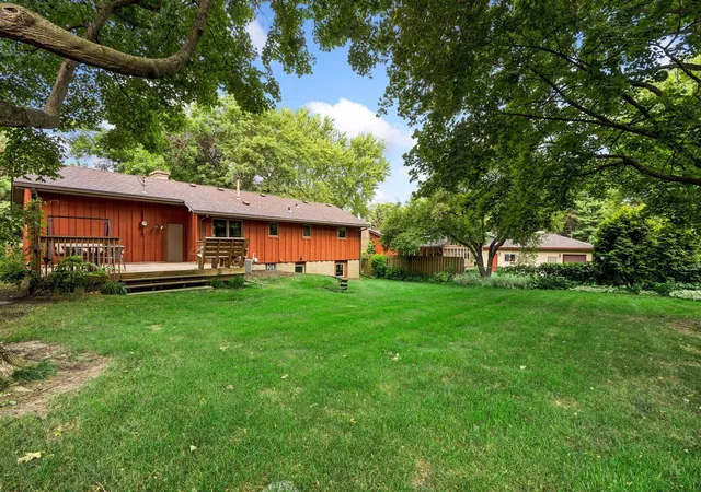 32nd image of 1938 Midland Hills Rd, Saint Paul, MN 55113 | MLS# 7117852