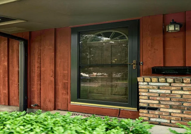 3rd image of 1938 Midland Hills Rd, Saint Paul, MN 55113 | MLS# 7117852