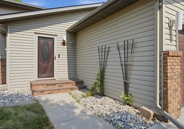 Photo 2 of Sale Pending at 2622 29th Avenue S, Moorhead, MN 56560 | MLS# 7117859 | Listing updated on 2026-10-13