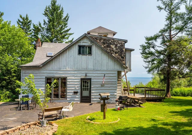 2nd image of 805 W 10th Street, Duluth, MN 55806 | MLS# 7117896