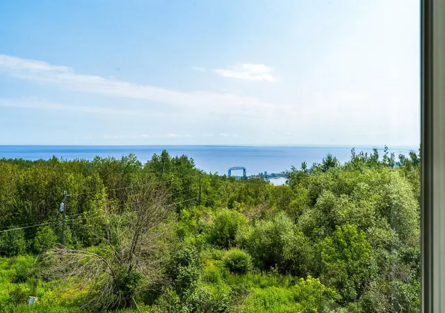 37th image of 805 W 10th Street, Duluth, MN 55806 | MLS# 7117896