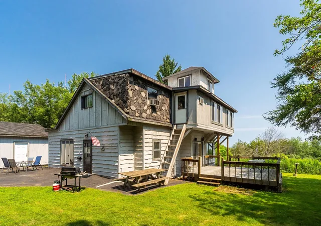 3rd image of 805 W 10th Street, Duluth, MN 55806 | MLS# 7117896