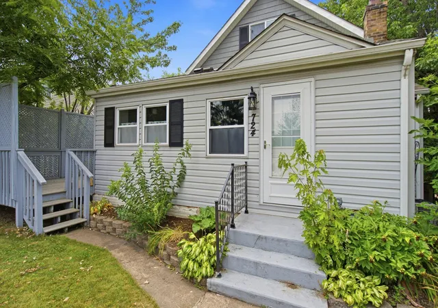 Photo 3 of Single family home for sale at 724 1st Avenue NW, Saint Paul, MN 55112 | MLS# 7117907 | Listing updated on 2026-10-28