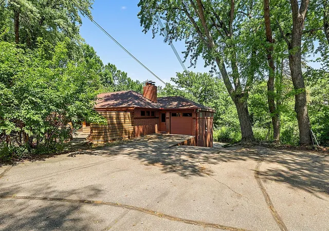Photo 3 of Single family home for sale at 398 Riverside Ave S, Sartell, MN 56377 | MLS# 7117922 | Listing updated on 2026-08-28