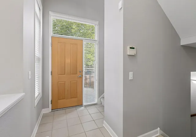 Photo 3 of Single family home for sale at 1401 Franklin Ave Se, Minneapolis, MN 55414 | MLS# 7117926 | Listing updated on 2026-09-02
