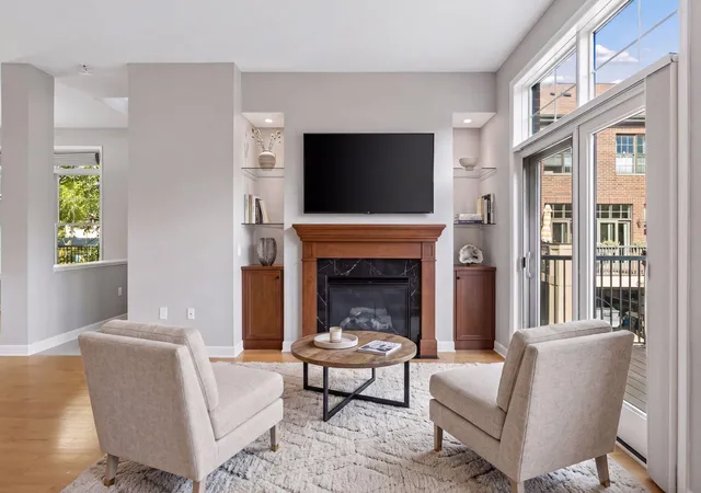Photo 4 of Single family home for sale at 1401 Franklin Ave Se, Minneapolis, MN 55414 | MLS# 7117926 | Listing updated on 2026-09-29