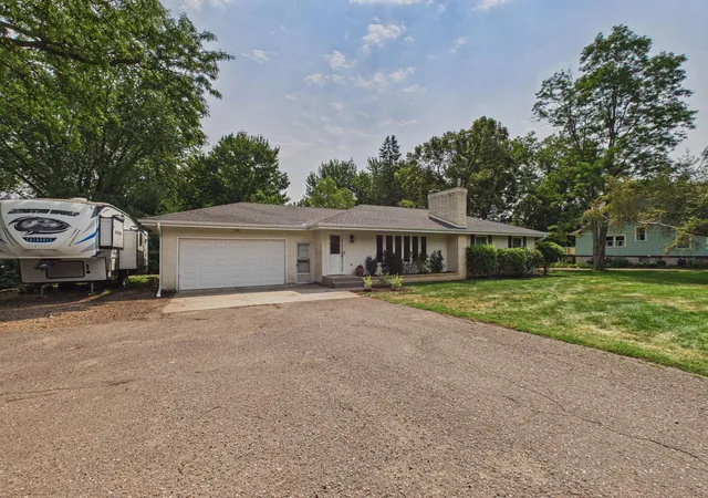 2nd image of 3287 Lake Elmo Ave N, Lake Elmo, MN 55042 | MLS# 7117928
