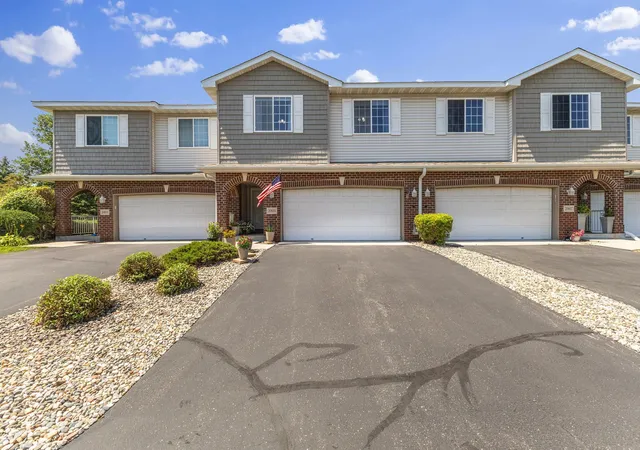 Single family home for sale at 20609 Harrow Ct, Lakeville, MN 55044 | MLS# 7117936