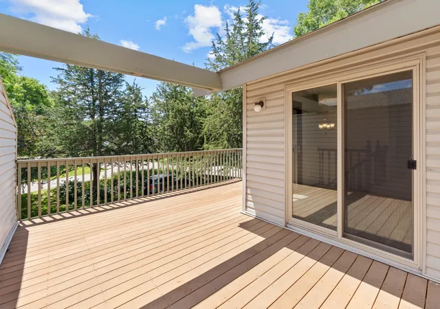3rd image of 9774 Dorset Ln, Eden Prairie, MN 55347 | MLS# 7117947