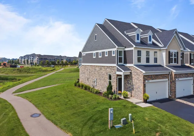Photo 4 of Single family home for sale at 17902 Giants Way, Lakeville, MN 55044 | MLS# 7117956 | Listing updated on 2026-08-14