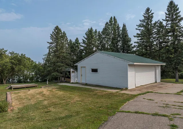 Photo 3 of Single family home for sale at 13544 Pearl Lake Dr, Detroit Lakes, MN 56501 | MLS# 7117971 | Listing updated on 2026-09-28