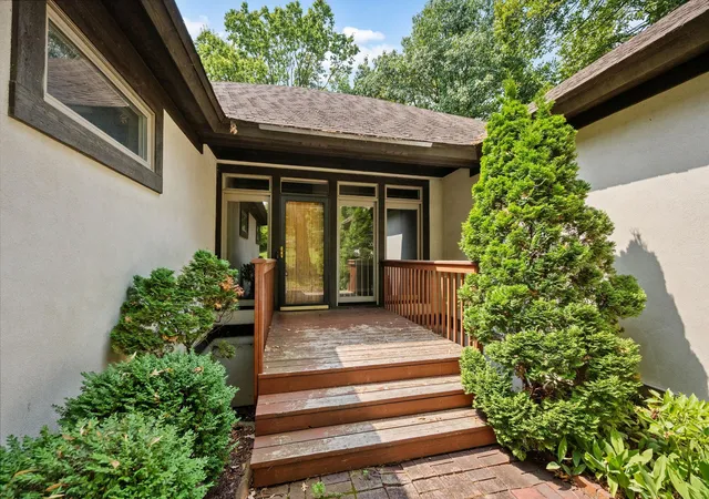 Photo 2 of Single family home for sale at 3114 County Rd 101 S, Wayzata, MN 55391 | MLS# 7117977 | Listing updated on 2026-09-17