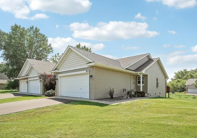 1st image of 7633 Fox Creek Ct, Rockford, MN 55373 | MLS# 7117980