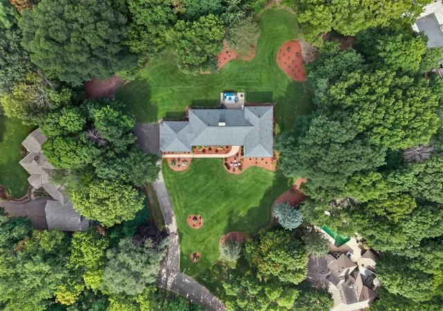 Photo 1 of Mansion for sale at 3945 Hillcrest Way, Wayzata, MN 55391 | MLS# 7117987 | Listing updated on 2026-10-21