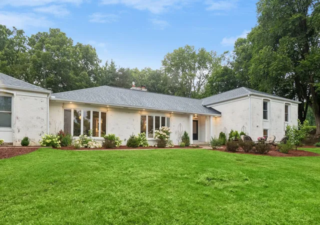 34th image of 3945 Hillcrest Wy, Wayzata, MN 55391 | MLS# 7117987