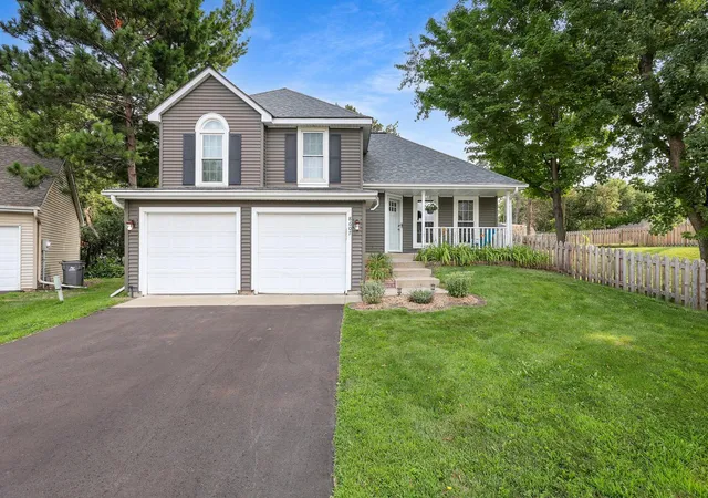 1st image of 8607 Shiloh Ct, Eden Prairie, MN 55347 | MLS# 7117991