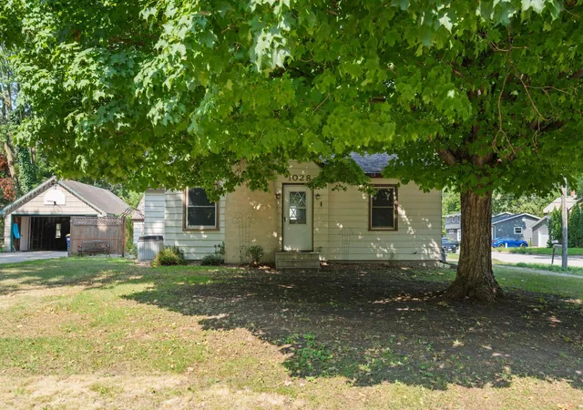 Photo 4 of Sale Pending at 1028 1st Avenue NE, Faribault, MN 55021 | MLS# 7117998 | Listing updated on 2026-08-17