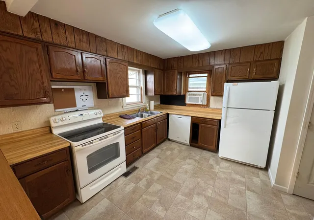 Photo 3 of Single family home for sale at 1706 N 4th Avenue, Moorhead, MN 56560 | MLS# 7118005 | Listing updated on 2026-09-10