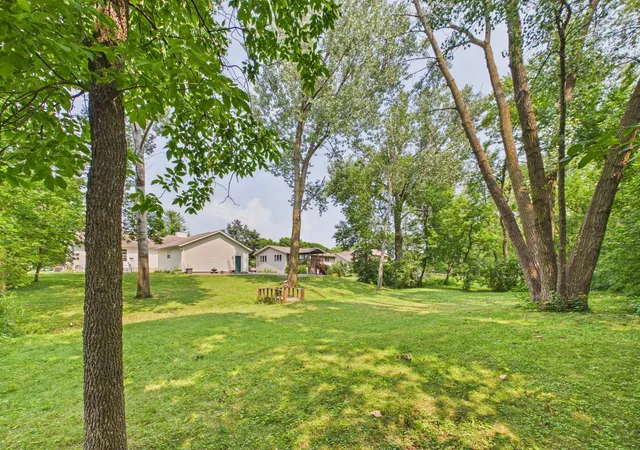 2nd image of 417 Countryside Dr Se, Montgomery, MN 56069 | MLS# 7118006