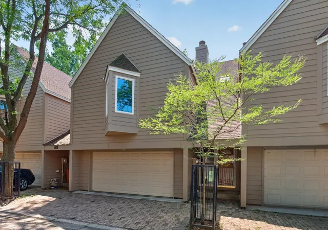 Photo 2 of Single family home for sale at 1157 Rose Ln, Saint Paul, MN 55112 | MLS# 7118013 | Listing updated on 2026-08-29