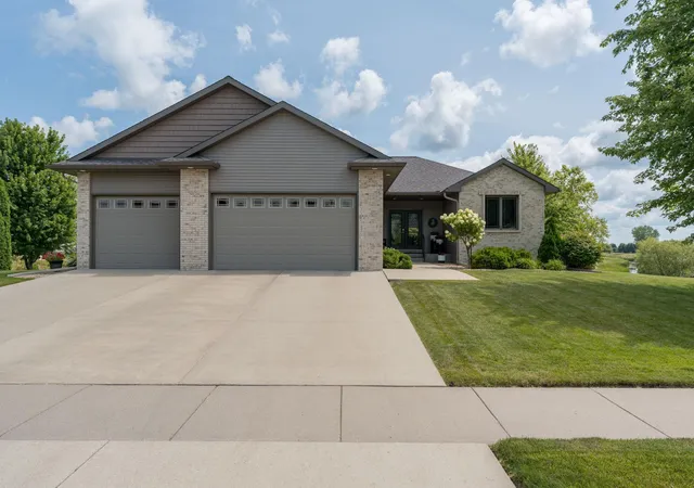 Photo 1 of Sale Pending at 121 Grovebrook Dr, Mankato, MN 56001 | MLS# 7118016 | Listing updated on 2026-08-09
