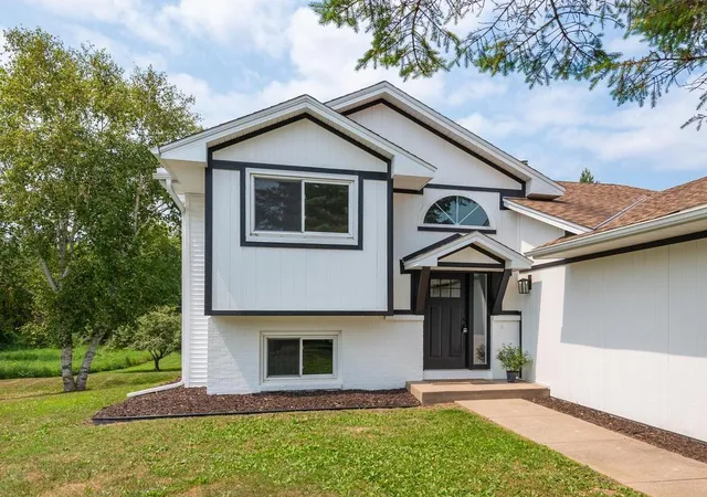 2nd image of 10125 Cain Rd, Rogers, MN 55374 | MLS# 7118018
