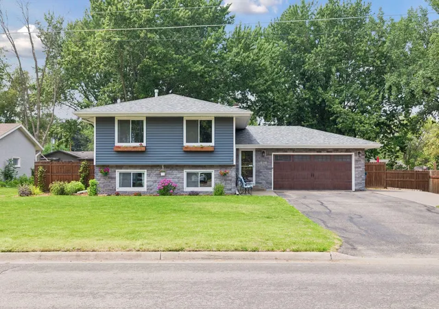2nd image of 932 16th St Se, Forest Lake, MN 55025 | MLS# 7118023