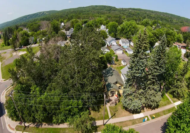 31st image of 421 S 69th Avenue W, Duluth, MN 55807 | MLS# 7118024