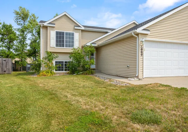 Photo 2 of Single family home for sale at 1860 Huntington Ln, West Fargo, ND 58078 | MLS# 7118025 | Listing updated on 2026-08-30