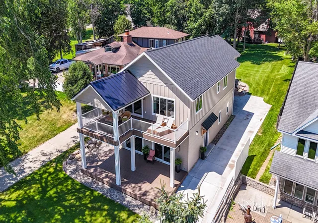Photo 1 of Single family home for sale at 1084 W Lake Dr, Detroit Lakes, MN 56501 | MLS# 7118040 | Listing updated on 2026-07-29