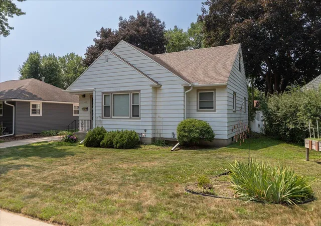 Photo 2 of Single family home for sale at 1429 14th Avenue Nw, Rochester, MN 55901 | MLS# 7118071 | Listing updated on 2026-08-24