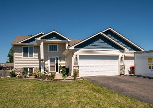1st image of 704 Bremen Cir, Waverly, MN 55390 | MLS# 7118085