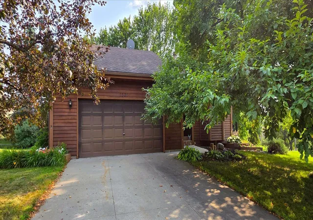 1st image of 1521 Bruers Ct, Chaska, MN 55318 | MLS# 7118089